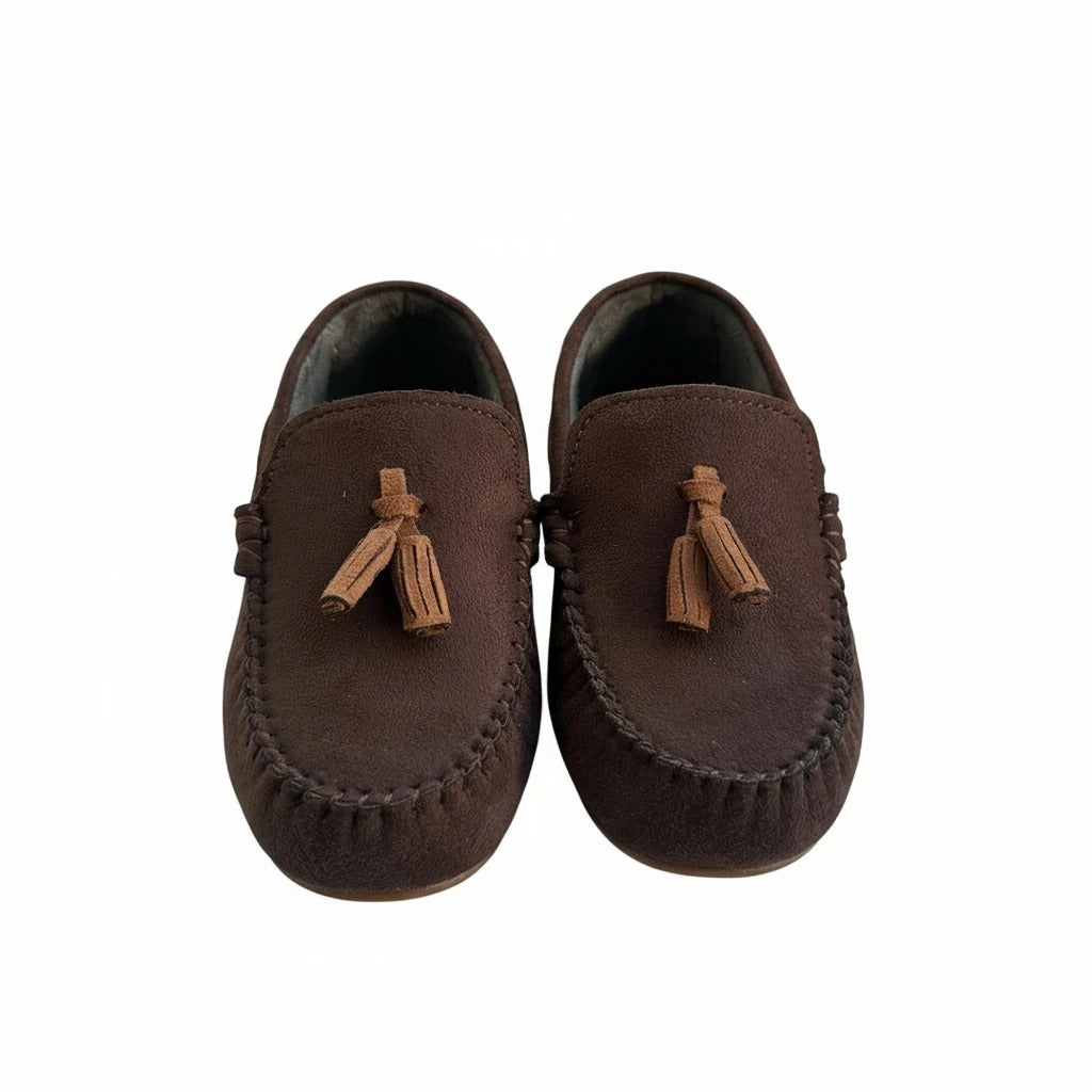 Kahverengi püsküllü çocuk loafer - ön görünüm püskül detayı