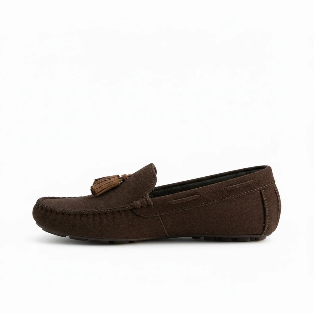 Kahverengi çocuk loafer - yan görünüm püskül ve dikili burun