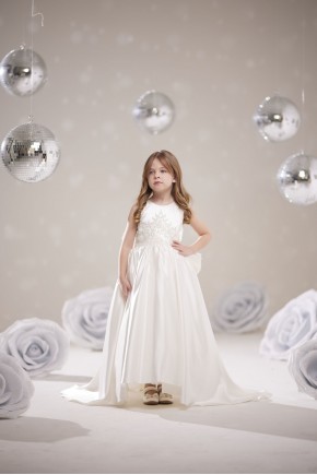 Kız Çocuk Beyaz Prenses Abiye Elbise – Fiyonk Detaylı Özel Tasarım Kız Çocuk Beyaz Prenses Abiye Elbise – Fiyonk Detaylı Özel Tasarım