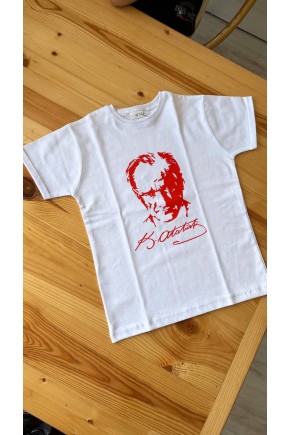 Çocuk Unisex Kırmızı Atatürk Baskılı Tişört Çocuk Unisex Kırmızı Atatürk Baskılı Tişört