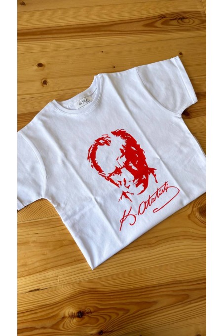 Çocuk Unisex Kırmızı Atatürk Baskılı Tişört Çocuk Unisex Kırmızı Atatürk Baskılı Tişört